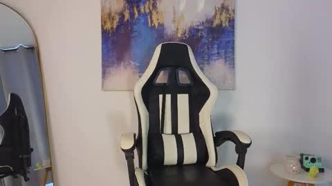 Kris online show from November 2025 04:17:01 PM