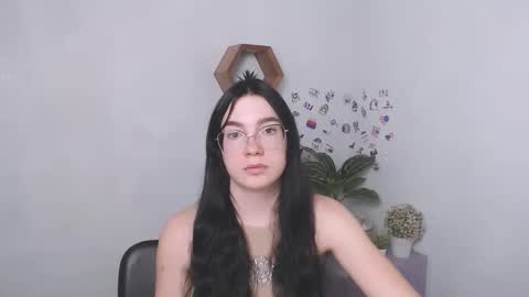 Kristen online show from September 2025 12:49:02 PM