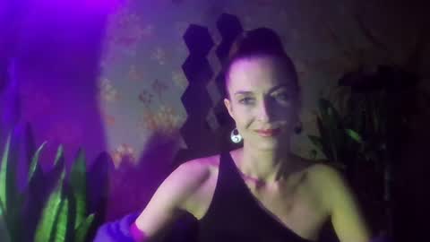 Snapshot of kristinagold44 chatting on December 2024 07:17:01 PM Kristina online show from December 2024 07:17:01 PM