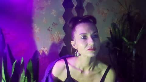 Snapshot of kristinagold44 chatting on December 2024 01:39:01 PM Kristina online show from December 2024 01:39:01 PM