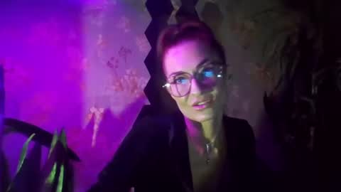 Snapshot of kristinagold44 chatting on January 2025 04:12:02 PM Kristina online show from January 2025 04:12:02 PM