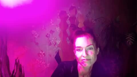 Snapshot of kristinagold44 chatting on January 2025 05:39:01 PM Kristina online show from January 2025 05:39:01 PM
