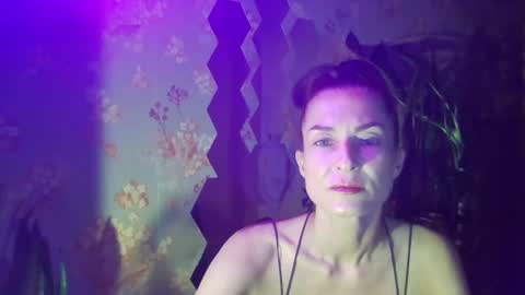 Snapshot of kristinagold44 chatting on February 2025 06:11:02 AM Kristina online show from February 2025 06:11:02 AM