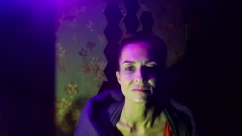 Snapshot of kristinagold44 chatting on February 2025 10:31:01 PM Kristina online show from February 2025 10:31:01 PM