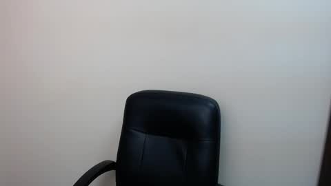 Kristi online show from December 2025 07:57:02 AM