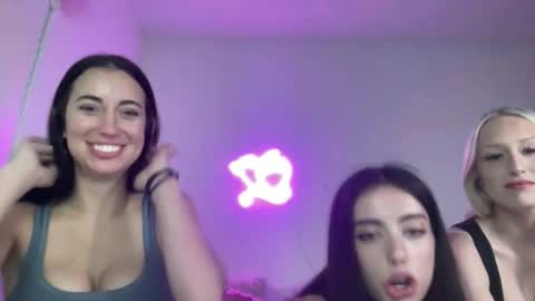 Snapshot of kristinajuarez chatting on April 2026 03:18:01 AM kristina juarez online show from April 2026 03:18:01 AM