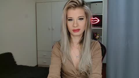 KristineAmore online show from October 2025 07:19:01 AM