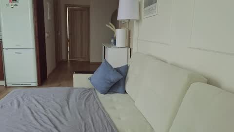 Kristi online show from April 2026 04:42:01 AM