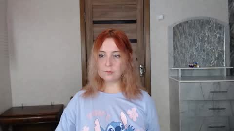 Snapshot of kristy_fran chatting on September 2025 09:39:02 PM Kristy online show from September 2025 09:39:02 PM