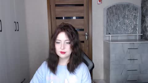 Snapshot of kristy_fran chatting on November 2025 06:45:01 AM Kristy online show from November 2025 06:45:01 AM