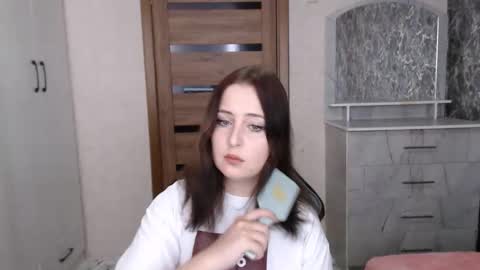 Snapshot of kristy_fran chatting on November 2025 08:19:01 PM Kristy online show from November 2025 08:19:01 PM