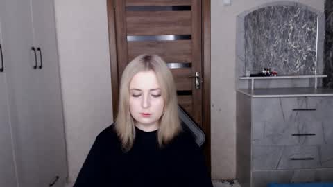 Snapshot of kristy_fran chatting on January 2026 09:18:01 PM Kristy online show from January 2026 09:18:01 PM