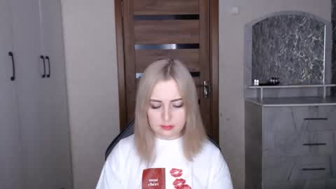 Snapshot of kristy_fran chatting on January 2026 08:14:01 PM Kristy online show from January 2026 08:14:01 PM