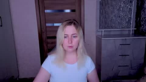 Snapshot of kristy_fran chatting on June 2026 12:00:01 PM Kristy online show from June 2026 12:00:01 PM
