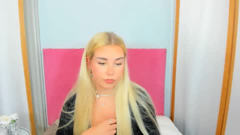 Snapshot of kristyflowers chatting on February 2025 09:08:01 AM KristyFlowers online show from February 2025 09:08:01 AM