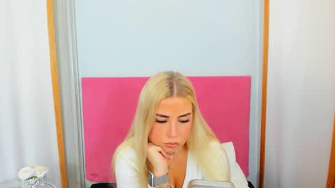 Snapshot of kristyflowers chatting on February 2025 09:47:02 AM KristyFlowers online show from February 2025 09:47:02 AM