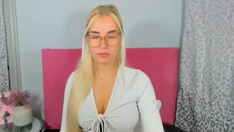 KristyFlowers online show from October 2025 06:56:01 AM