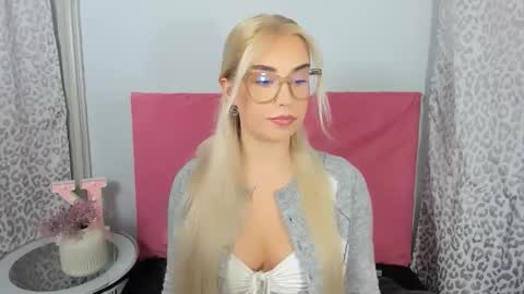 Snapshot of kristyflowers chatting on January 2026 03:17:02 PM KristyFlowers online show from January 2026 03:17:02 PM