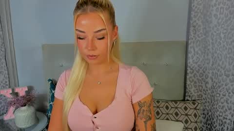 Snapshot of kristyflowers chatting on June 2026 02:19:01 PM KristyFlowers online show from June 2026 02:19:01 PM