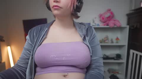 Snapshot of krystalsyxx chatting on January 2025 06:54:01 PM Krystal Syx online show from January 2025 06:54:01 PM