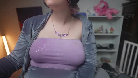 Snapshot of krystalsyxx chatting on February 2025 08:24:01 PM Krystal Syx online show from February 2025 08:24:01 PM