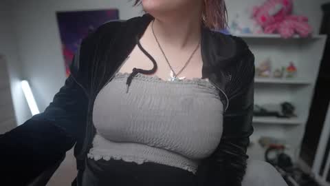 Snapshot of krystalsyxx chatting on March 2025 08:14:02 PM Krystal Syx online show from March 2025 08:14:02 PM