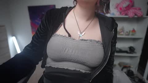 Snapshot of krystalsyxx chatting on March 2025 11:18:02 PM Krystal Syx online show from March 2025 11:18:02 PM