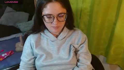 kryystaladams online show from November 2025 01:54:02 PM