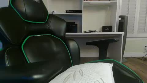 Snapshot of kt12369 chatting on December 2024 07:39:01 AM Kevin online show from December 2024 07:39:01 AM