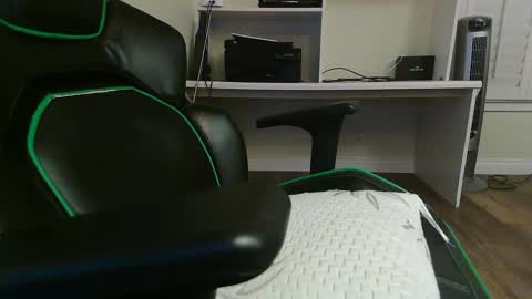 Snapshot of kt12369 chatting on February 2025 07:10:01 AM Kevin online show from February 2025 07:10:01 AM