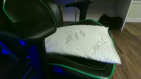 Snapshot of kt12369 chatting on September 2025 07:08:02 AM Kevin online show from September 2025 07:08:02 AM