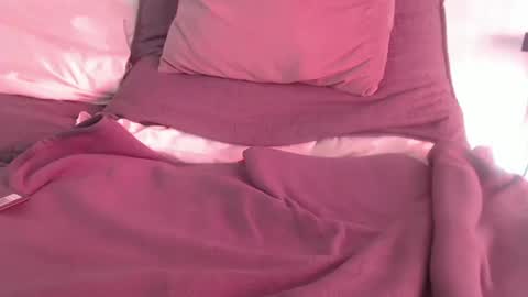 Ohm. online show from October 2025 06:31:01 PM