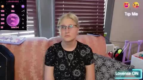 Snapshot of kunzitegoddess chatting on September 2025 09:08:02 PM Samantha online show from September 2025 09:08:02 PM