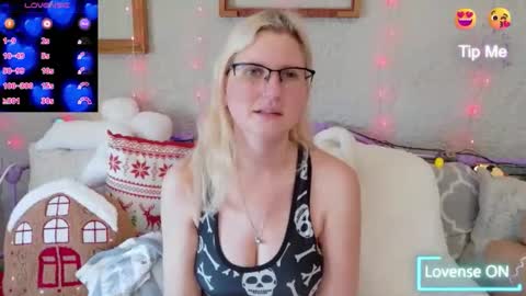 Snapshot of kunzitegoddess chatting on November 2025 02:34:02 PM Samantha online show from November 2025 02:34:02 PM