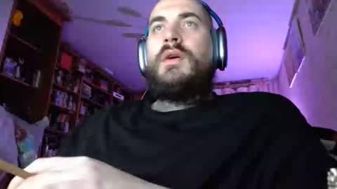 Snapshot of kuzmabig chatting on November 2025 08:30:01 PM kuzmabig online show from November 2025 08:30:01 PM