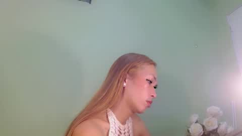 Snapshot of kween_romance chatting on January 2025 10:24:02 PM Kween online show from January 2025 10:24:02 PM