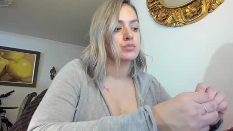 kyhara online show from February 2025 03:32:02 AM