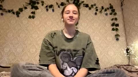 Sophie online show from October 2025 01:23:01 PM