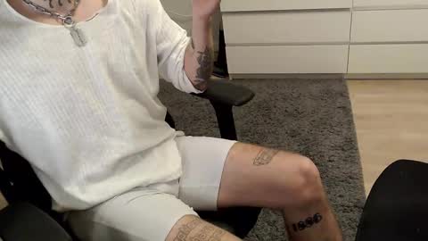 Kyle online show from October 2025 07:41:01 AM