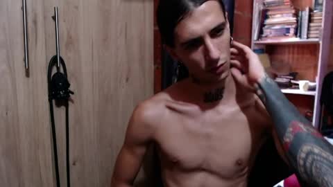 Snapshot of kyleer77 chatting on May 2026 07:33:01 PM kyleer77 online show from May 2026 07:33:01 PM