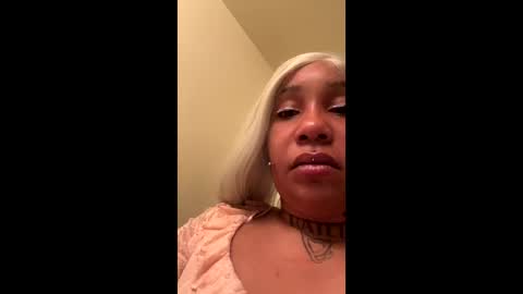 Snapshot of kylie03en chatting on February 2026 03:42:02 PM kylie03en online show from February 2026 03:42:02 PM