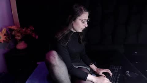 kylie_bloom online show from November 2025 11:21:02 PM