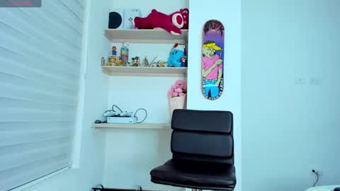 Kylie  online show from September 2025 11:49:02 PM