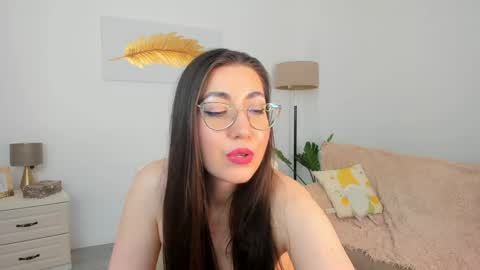 Kylie online show from April 2026 09:08:01 PM