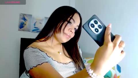 Paola online show from October 2025 01:39:01 AM