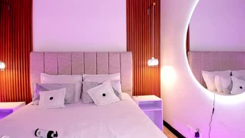 Snapshot of kylie_sofi chatting on September 2025 01:44:02 PM kloe sofia online show from September 2025 01:44:02 PM