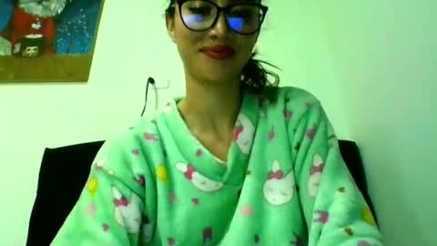 Snapshot of kymgiraldo8 chatting on December 2024 10:34:02 AM Kym Giraldo online show from December 2024 10:34:02 AM