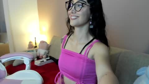 Snapshot of kymgiraldo8 chatting on December 2024 07:18:01 AM Kym Giraldo online show from December 2024 07:18:01 AM