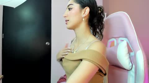 Snapshot of kymgiraldo8 chatting on December 2024 08:10:02 AM Kym Giraldo online show from December 2024 08:10:02 AM