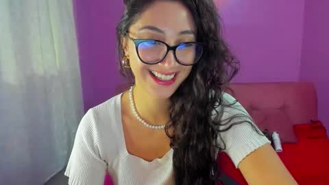 Snapshot of kymgiraldo8 chatting on September 2025 05:12:01 AM Kym Giraldo online show from September 2025 05:12:01 AM